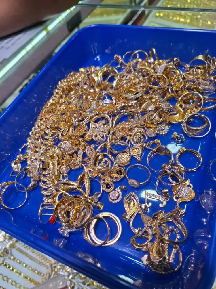 TERIMA JUAL BELI EMAS/ BERLIAN