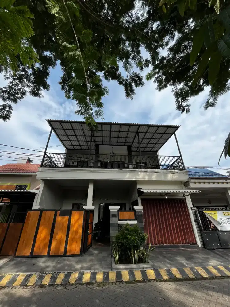 DIJUAL CEPAT RUMAH + TEMPAT USAHA VALENCIA GARDEN PURI SURYA JAYA
