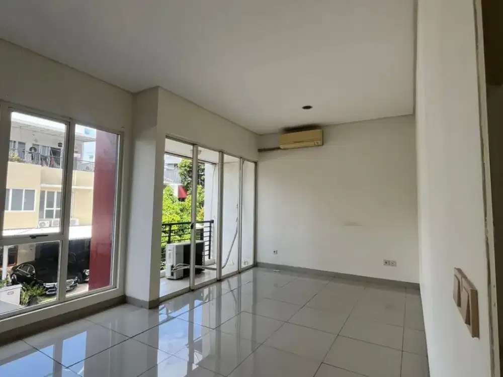 DISEWAKAN CEPAT RUMAH DI GOLF LAKE