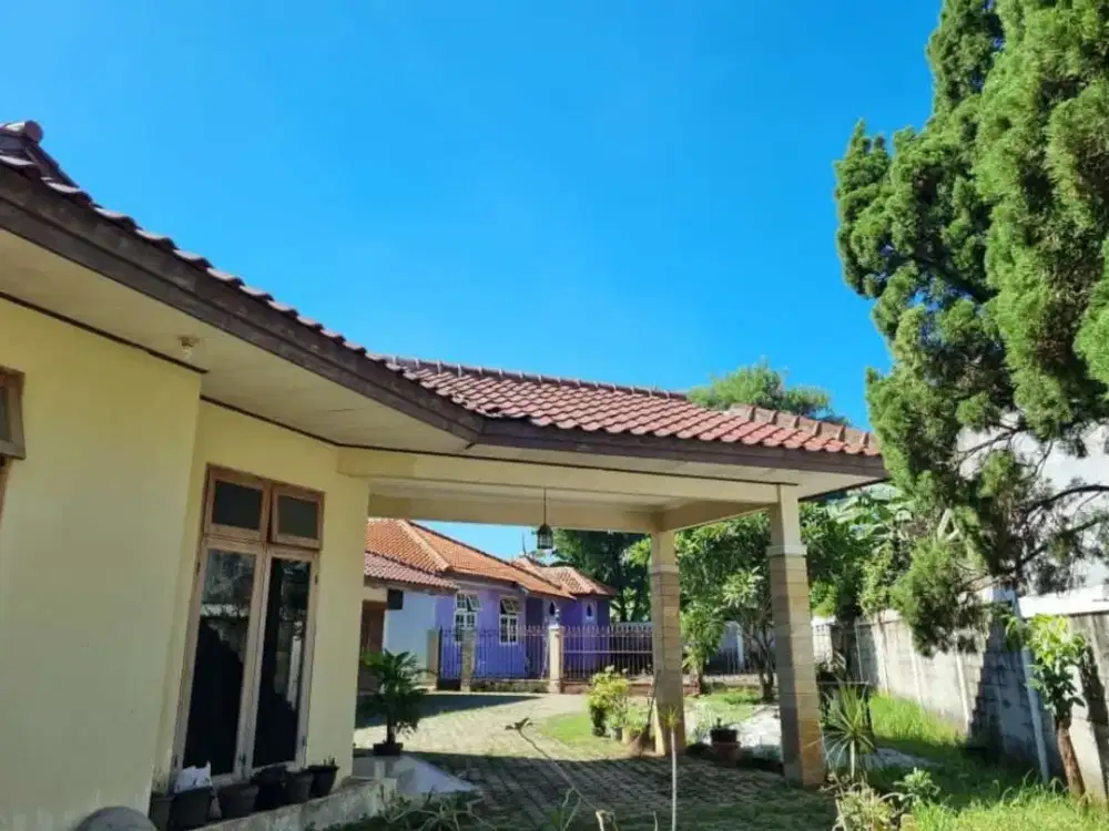 Dijual Rumah + Klinik Kesehatan  Lokasi Strategis Nyaman dan Aman  Cipayung  Jakarta Timur