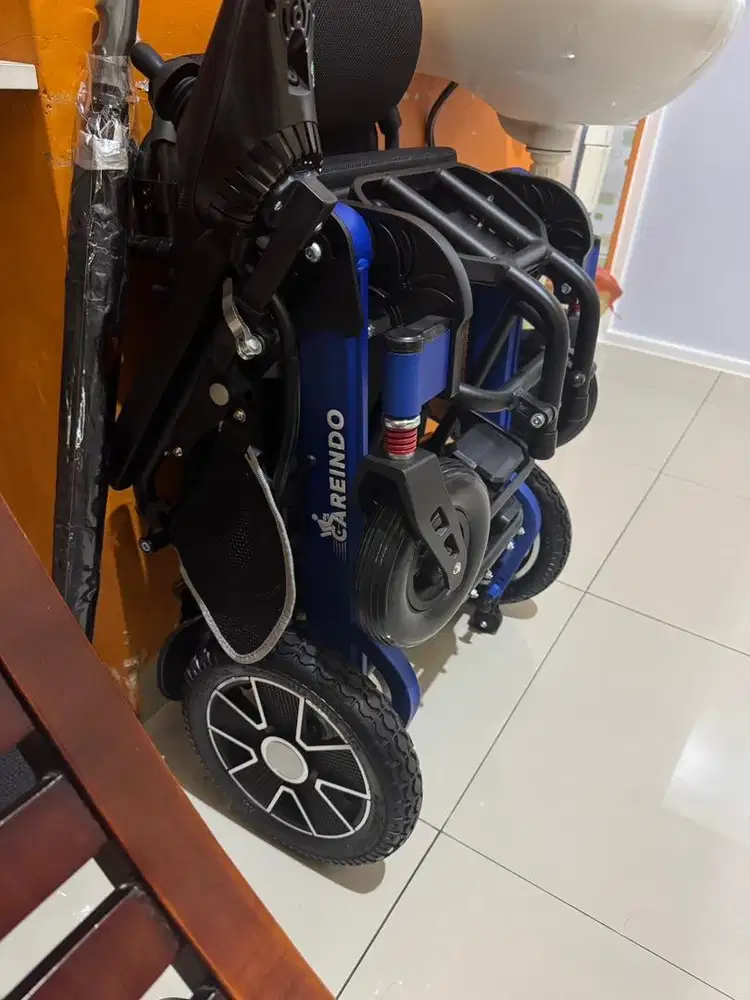 Kursi roda elektric Reindo