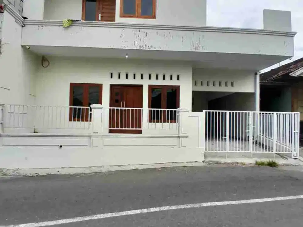 Rumah Baru 2 Lantai Area jl. Magelang Dekat JCM, AL AZHAR, Kampus UGM