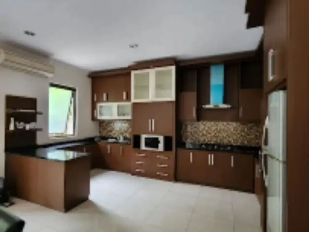 TURUN HARGA - Rumah siap huni sebrang Nava Park dengan private pool harga BU dikelilingi taman/jogging track