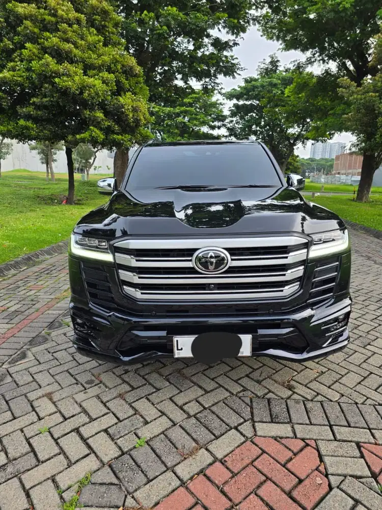 Jual landcruiser VXR 300 nik 2024 low KM