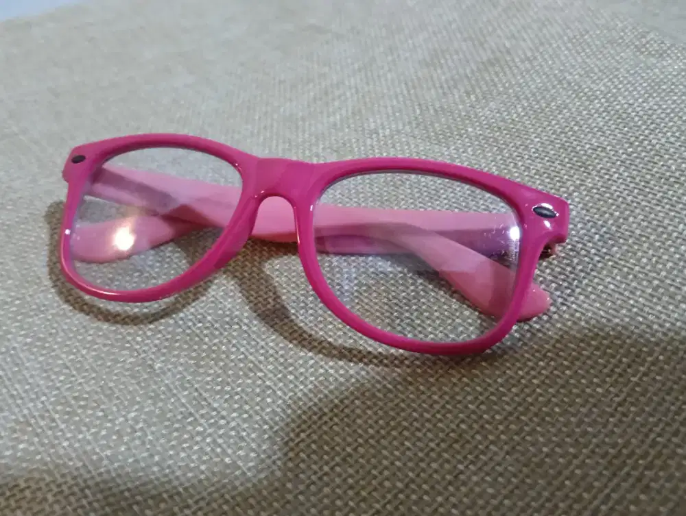 Kaca mata anti radiasi