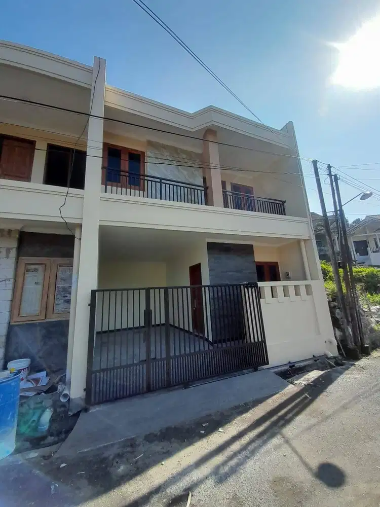 Rumah Tingkat Siap Huni di Jl Tumpang V RT 003 RW 005 Gajahmungkur