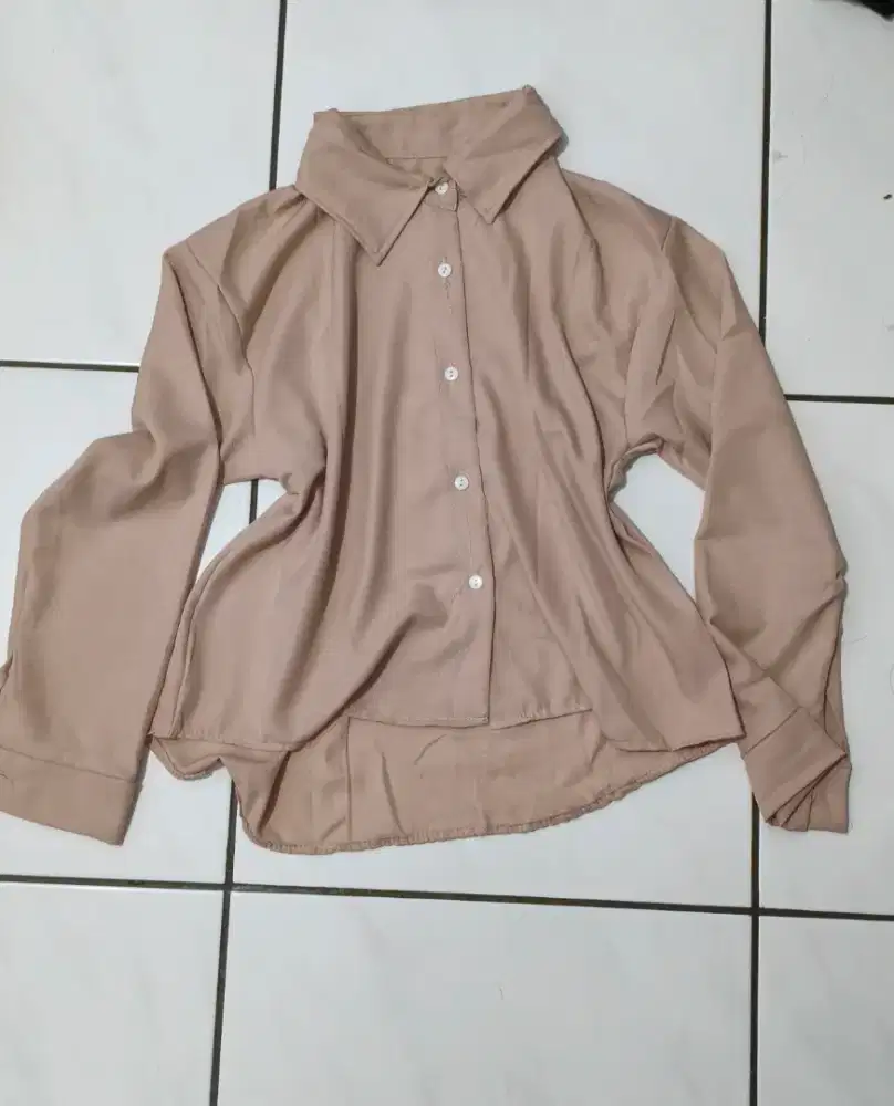 Kemeja warna coklat