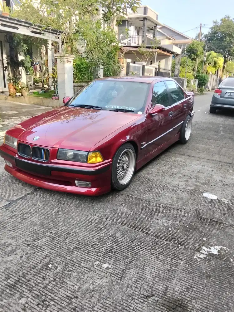 BMW 318i 1997 Bensin