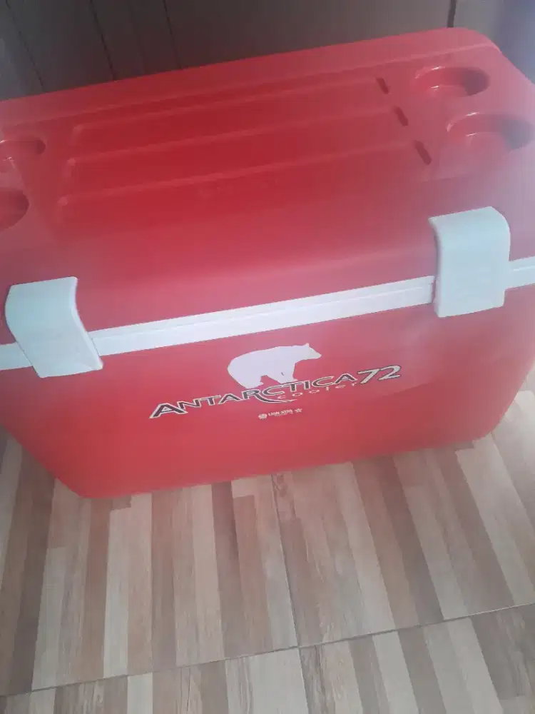 Cooler box antarctica 72 liter lion star