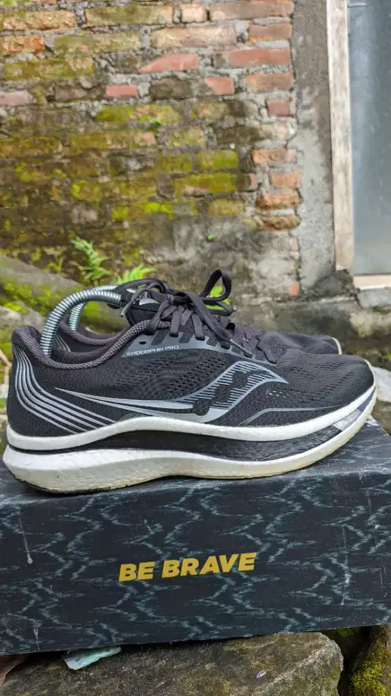 Prelove Sepatu lari Sepatu Running Saucony Endorphin Pro Carbon Plate