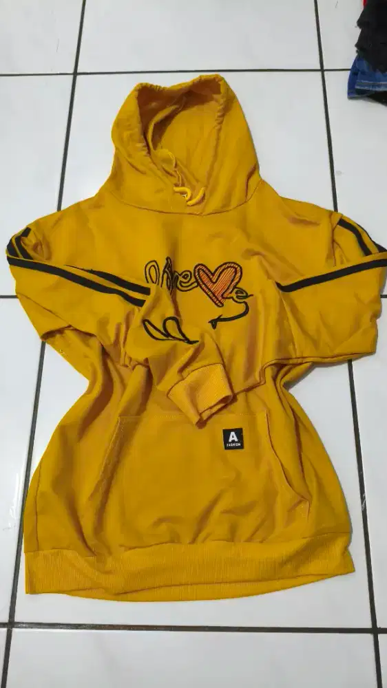 Hoodie kuning bahan kaos