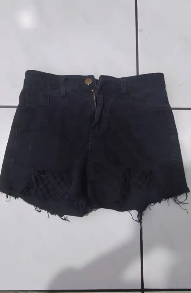 Celana jeans pendek