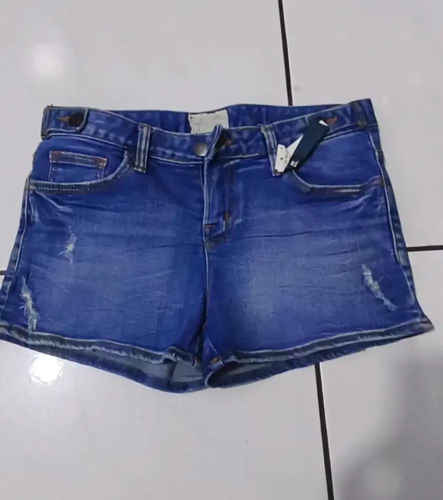 Celana jeans pendek