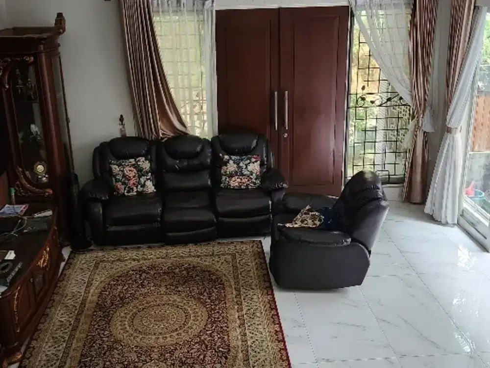 TURUN HARGA - Rumah dgn private pool di lokasi strategis dekat kemana2 di BSD City