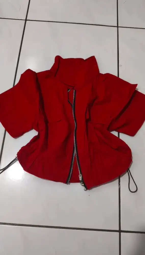 Jaket zipper merah