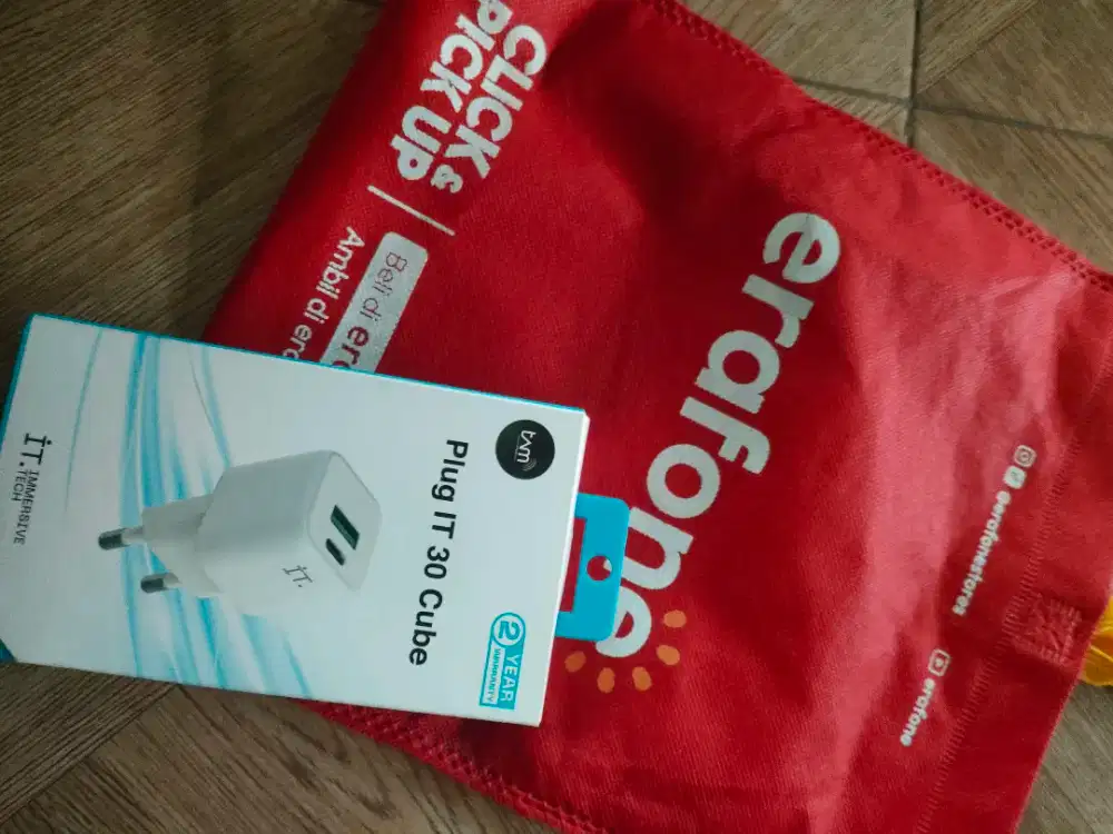 kepala charger merk iT 30 watt bisa buat iphone dan android