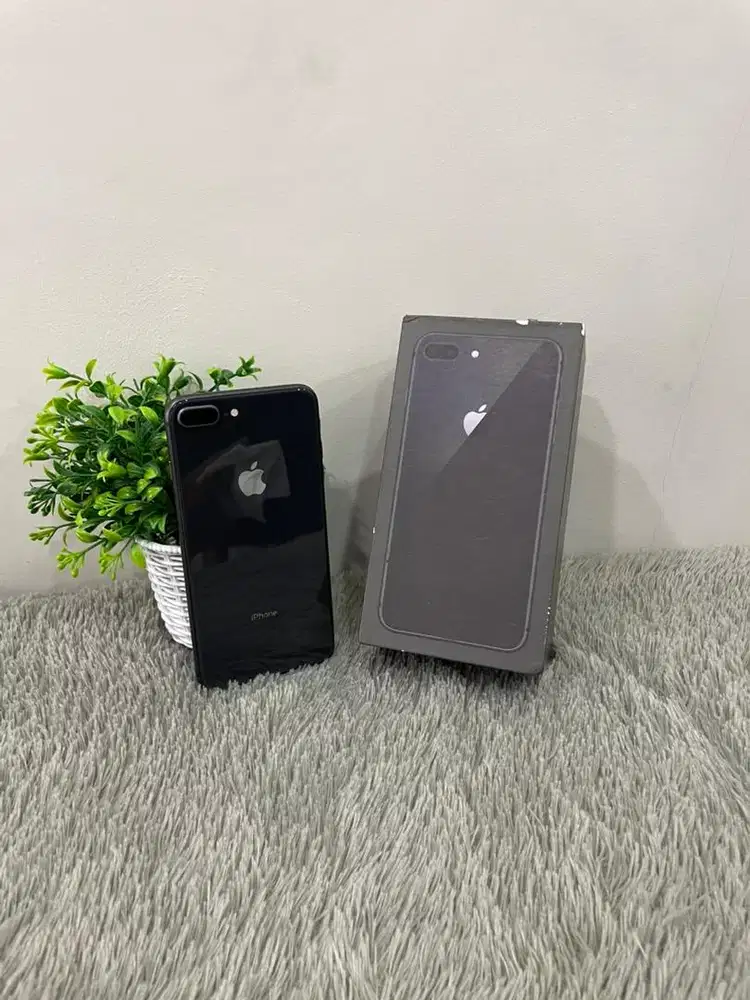 IPhone 8 Plus 64GB Gray mulus Fullset BH 100% 3Utool 95 Smartfren Only