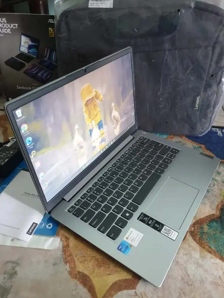 Laptop lenovo slim 1i mewah