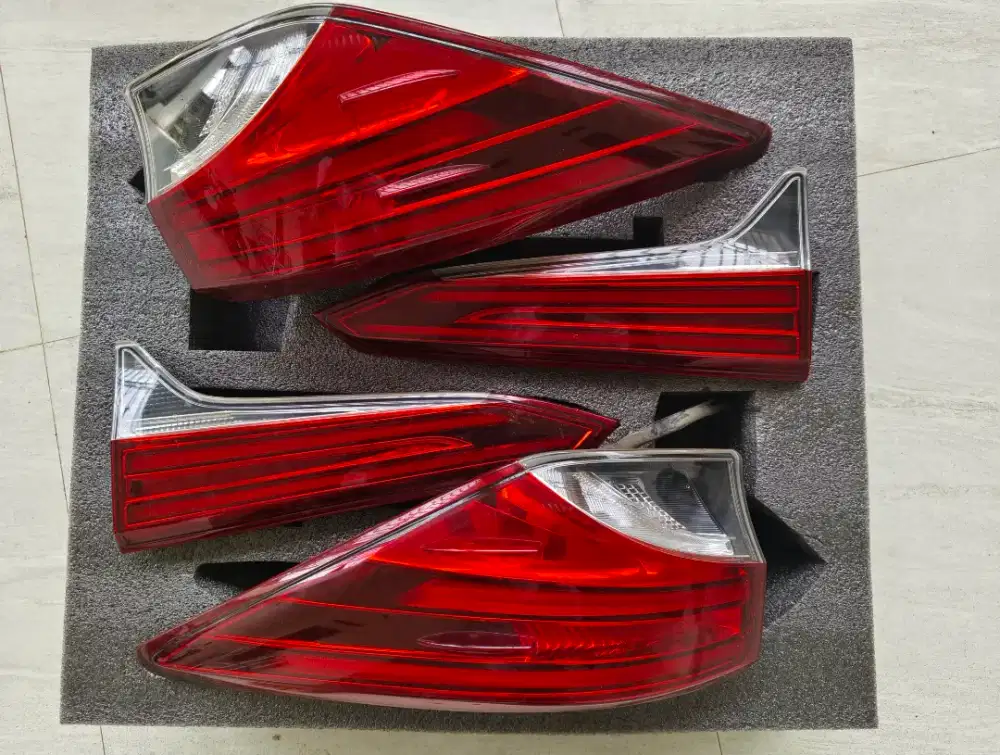 Stoplamp fortuner vrz 2016 mulus normal 1,5 juta nego