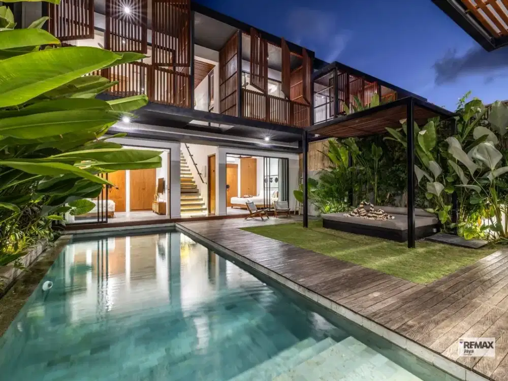 Premium 4 Bedroom Luxury Villa 25 Year Leasehold In Batu Bolong, Canggu