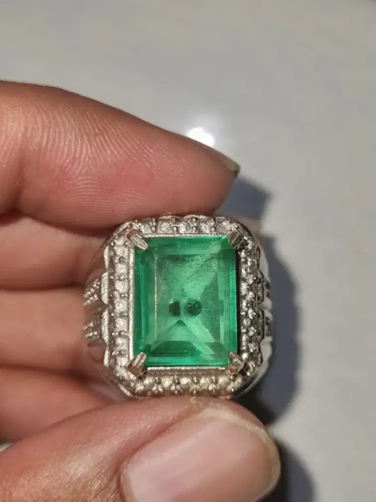 Batu Permata Natural Zamrud