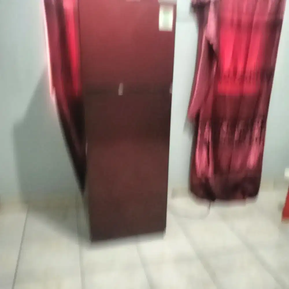 Di jual Kulkas SHARP 2 pintu kondisi normal