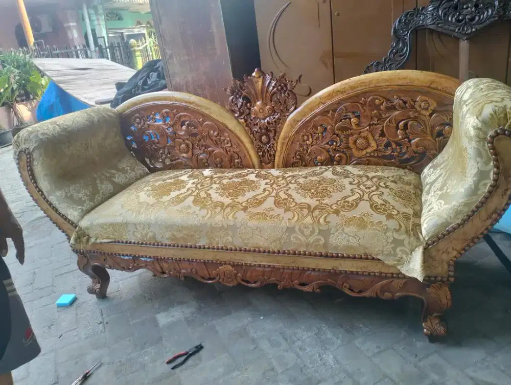 sofa jati Jepara asli, kain baru, busa bata, guling 2