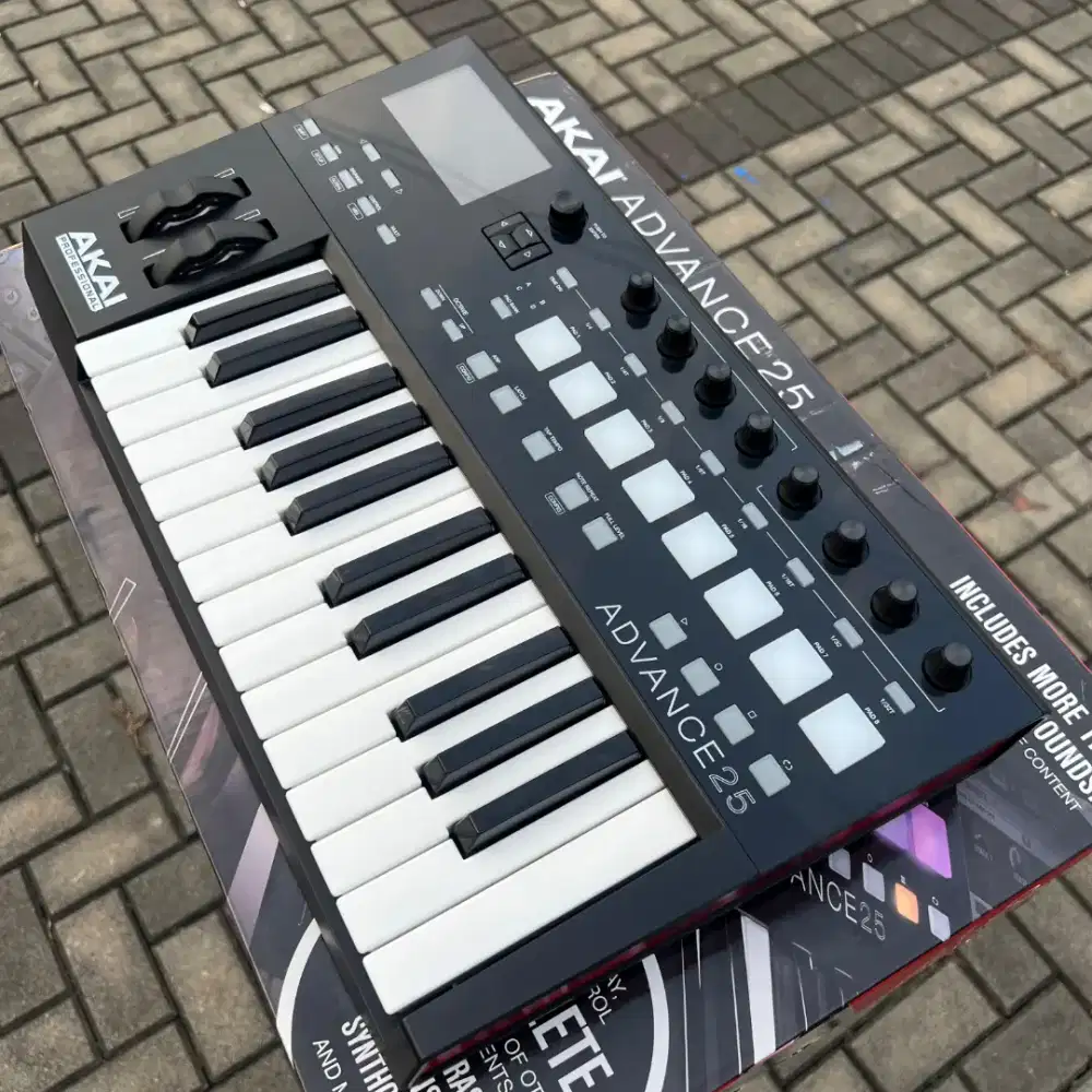 Controller Keyboard Akai Advance 25