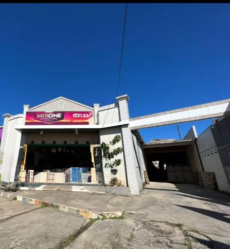 Dijual bangunan tempat usaha , gudang , rumah