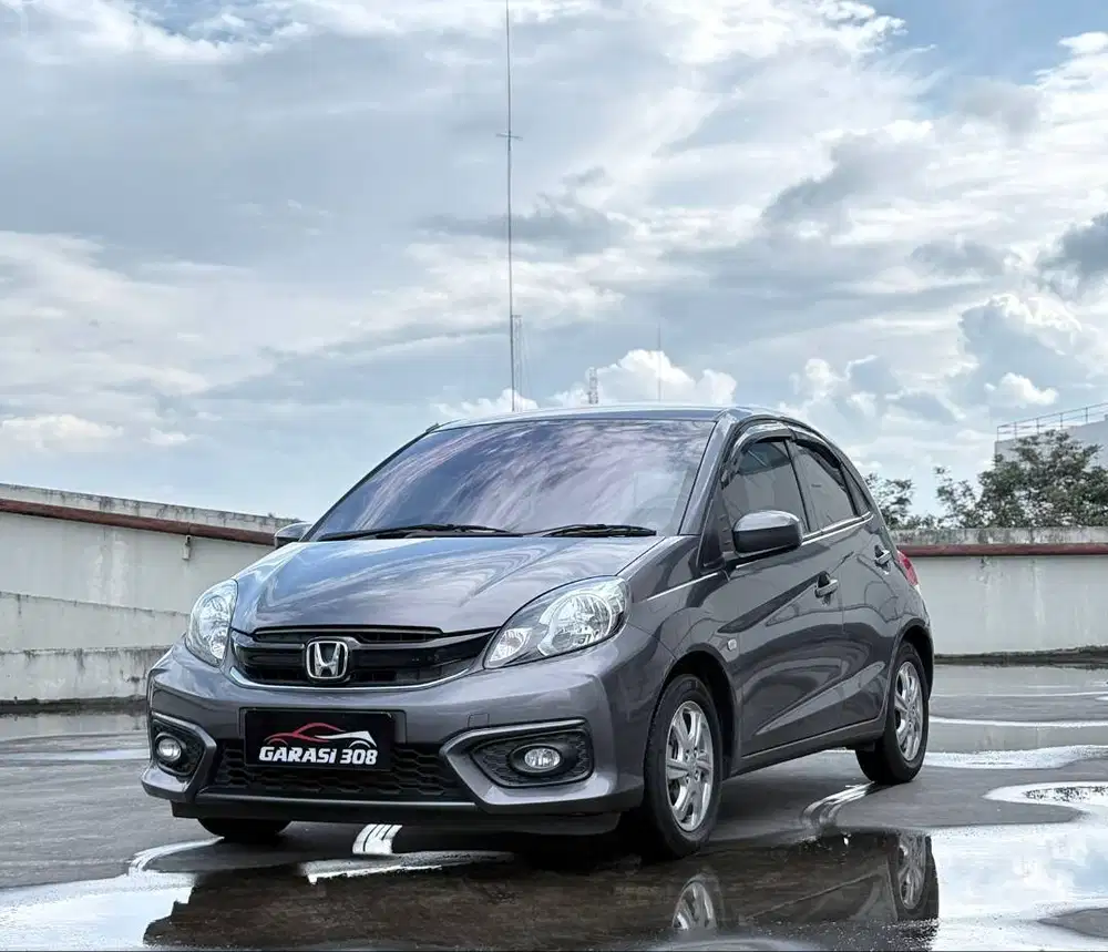 Honda Brio 1.2 E AT 2017 Warna Abu Abu Metalik KM 28 rb record