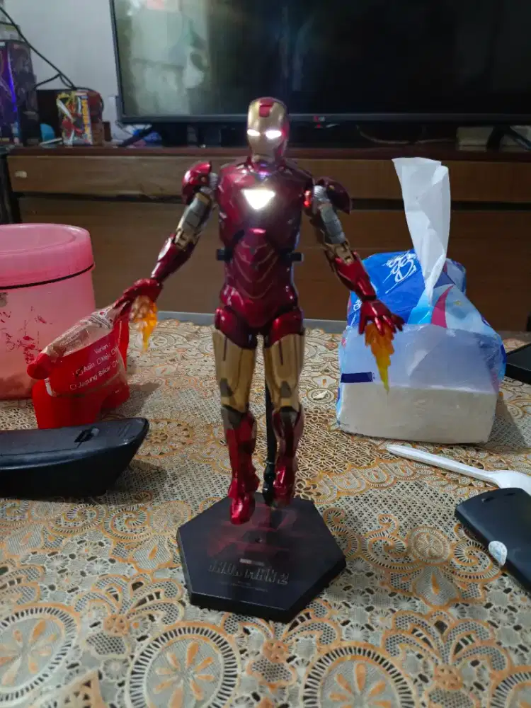 ZD TOYS IRONMAN 2 Mark 7 LUMINOUS VERSION