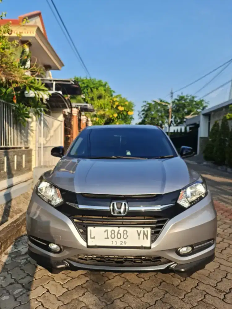 Honda hrv E 1.5 matic 2017 akhir km35rb mulus spt baru petemon sby