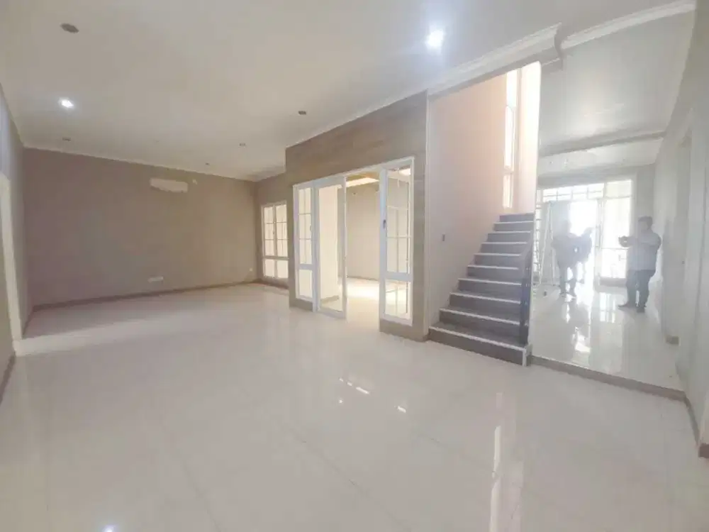 Dijual Rumah Menaggio Village Gading Serpong Tangerang Hadap Selatan