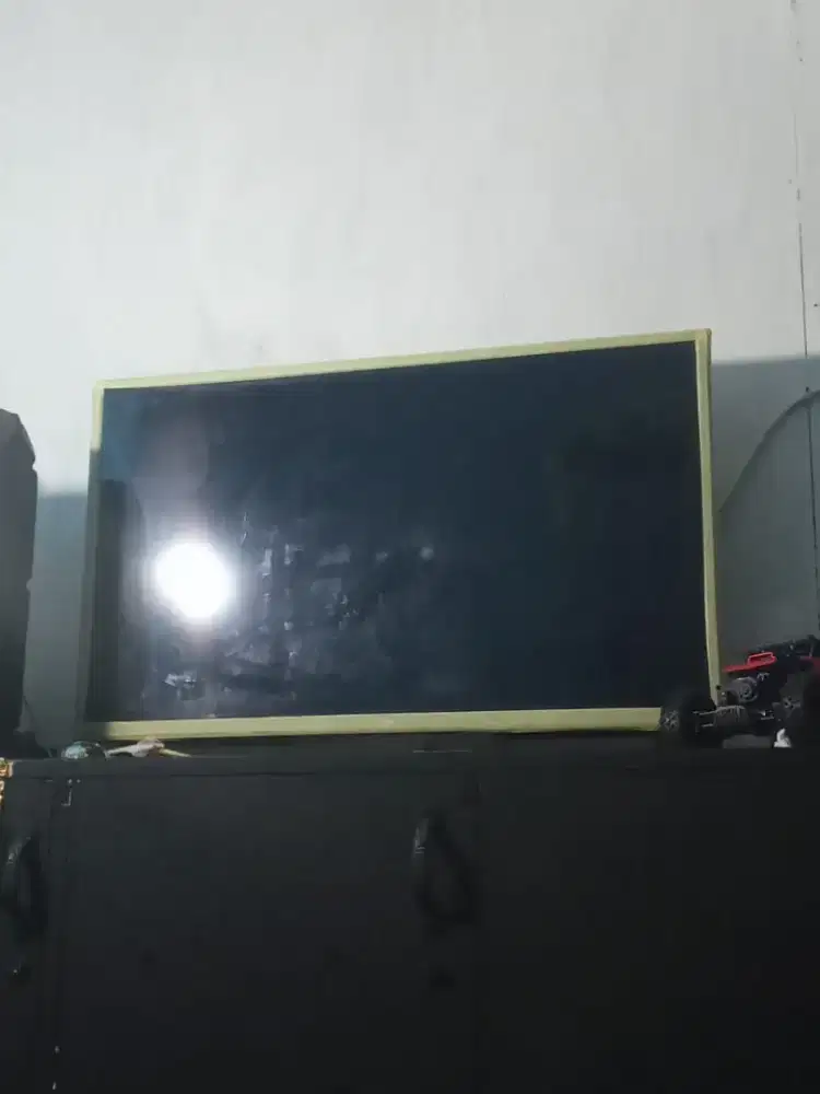 Tv Smart Android Minus remot aja