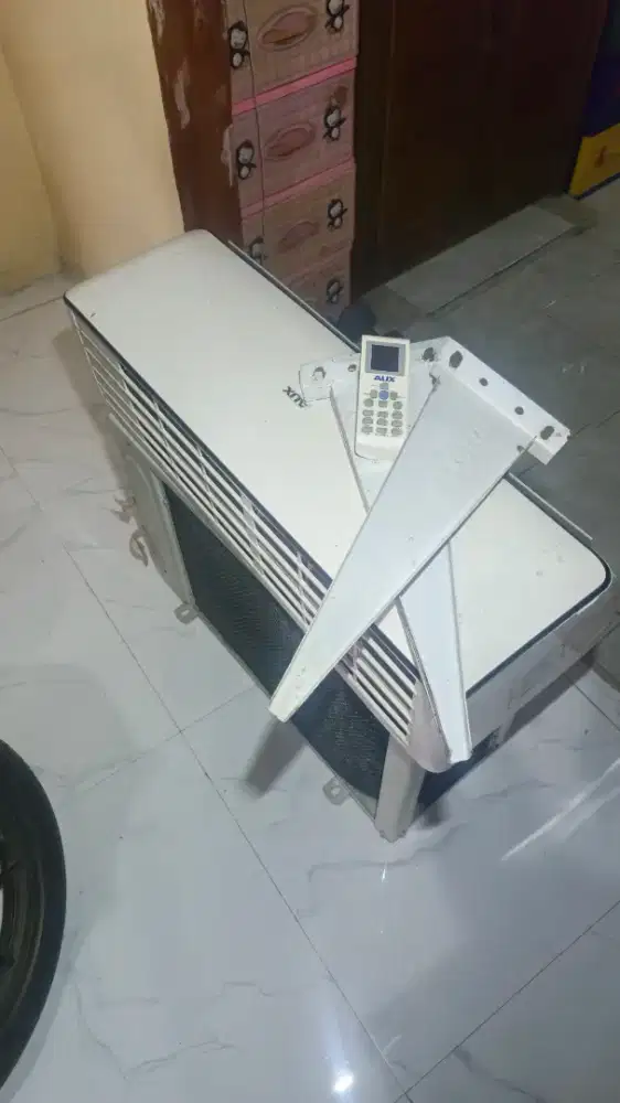 Ac merk  Aux Bekas in door dan out dood