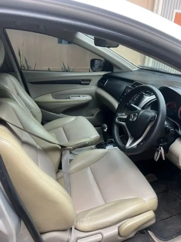 Dijual mobil honda city tahun 2011 type s