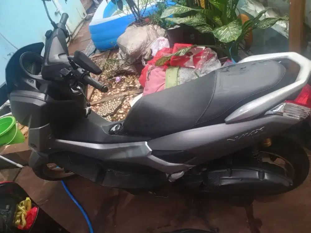 Yamaha NMAX abu abu low km