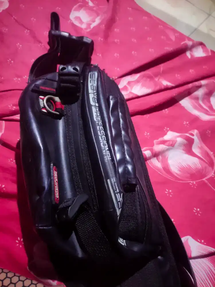 Tas selempang merk polo amstar