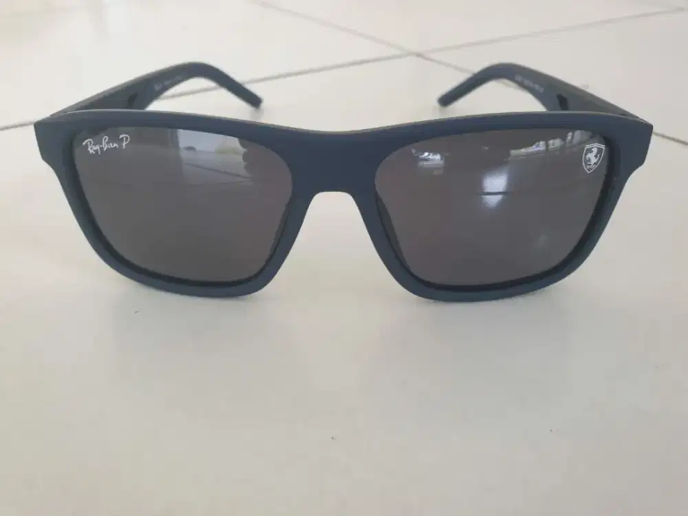 Kacamata merek RAYBAN orginal