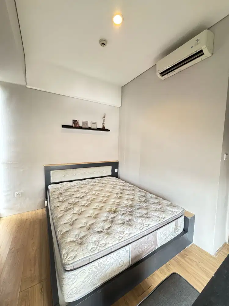 disewakan 2 bedroom furnish taman anggrek residence