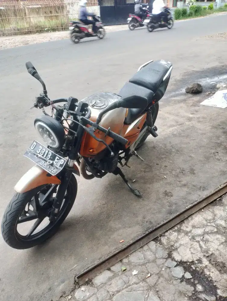 Pulsar 180cc ug4, 2011