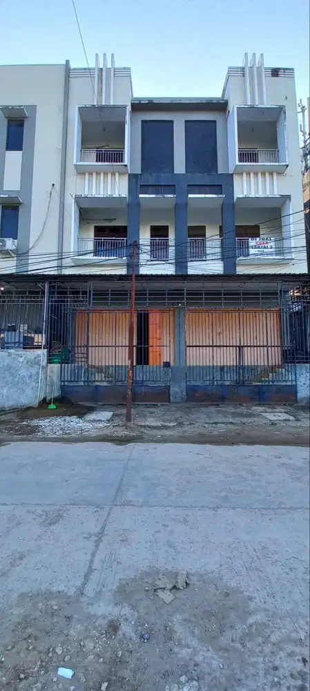 DIJUAL RUKO STRATEGIS JL. A.YANI KOTA SORONG BONUS ISINYA NEGO