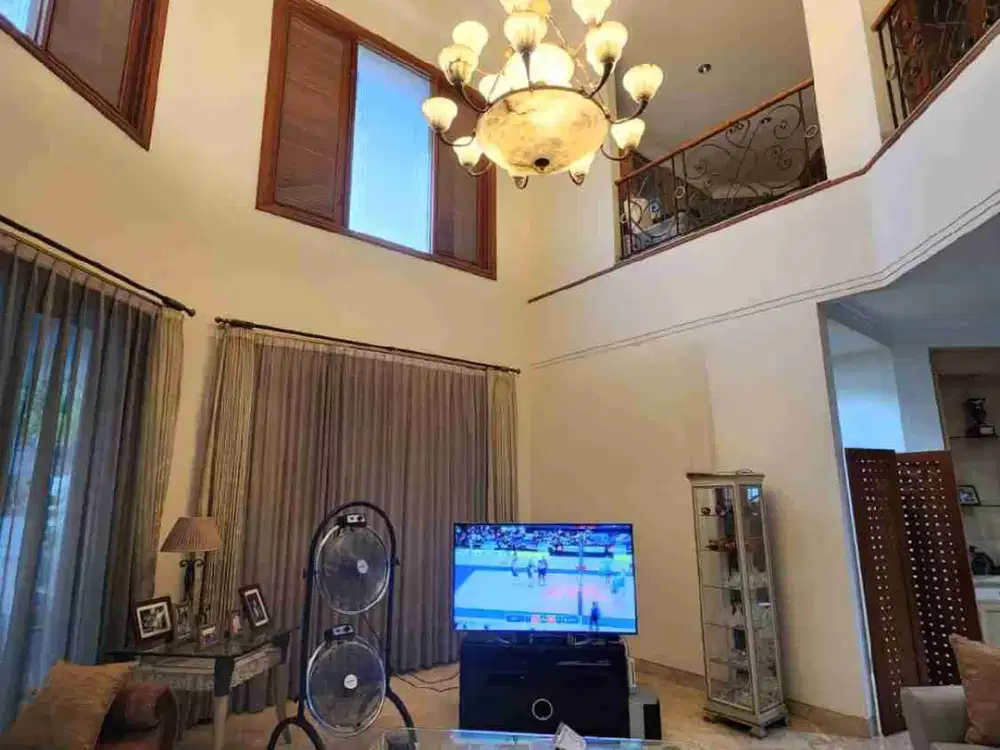 Rumah Mewah Pondok Indah Full Furnished + Kolam Renang, Siap Huni