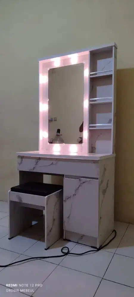 MEJA RIAS PAKE LAMPU LED