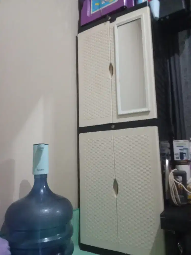 Jual lemari plastik (dengan cermin)