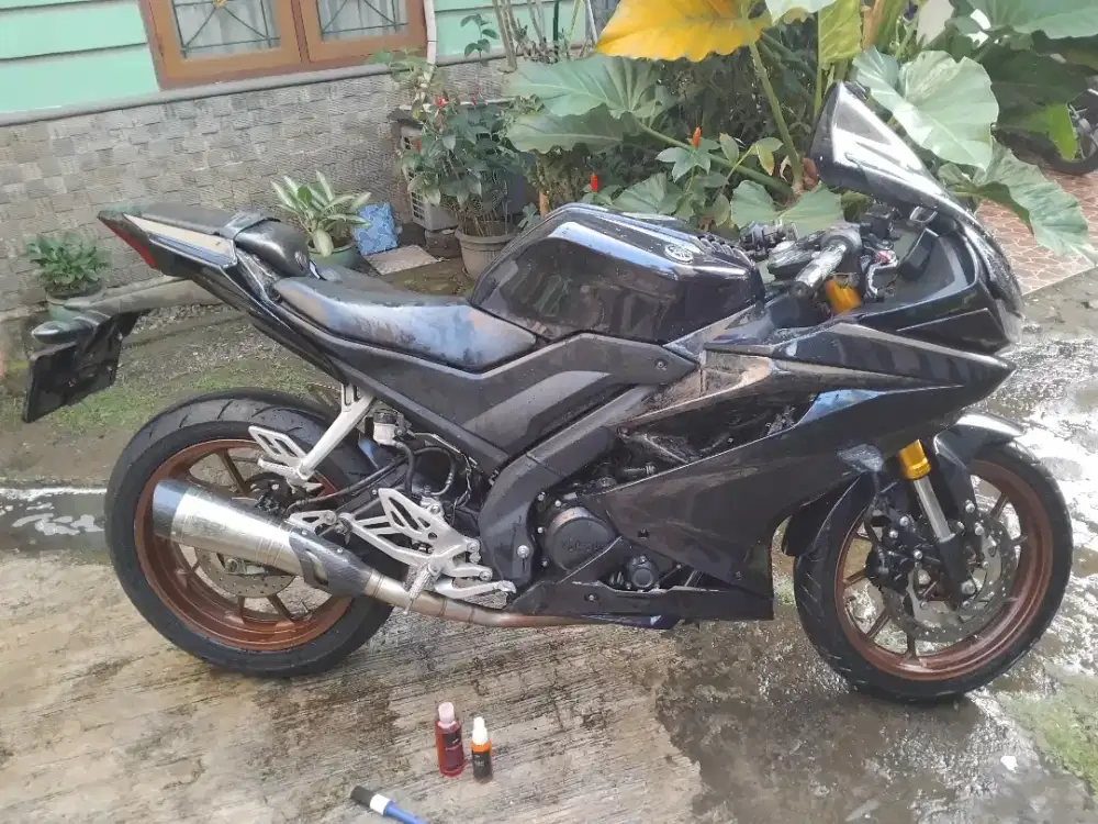 Dijual cepat yamaha r15 v3 tahun 2021