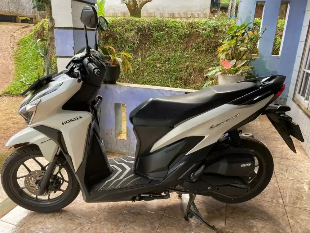 Vario 125cc idling stop.