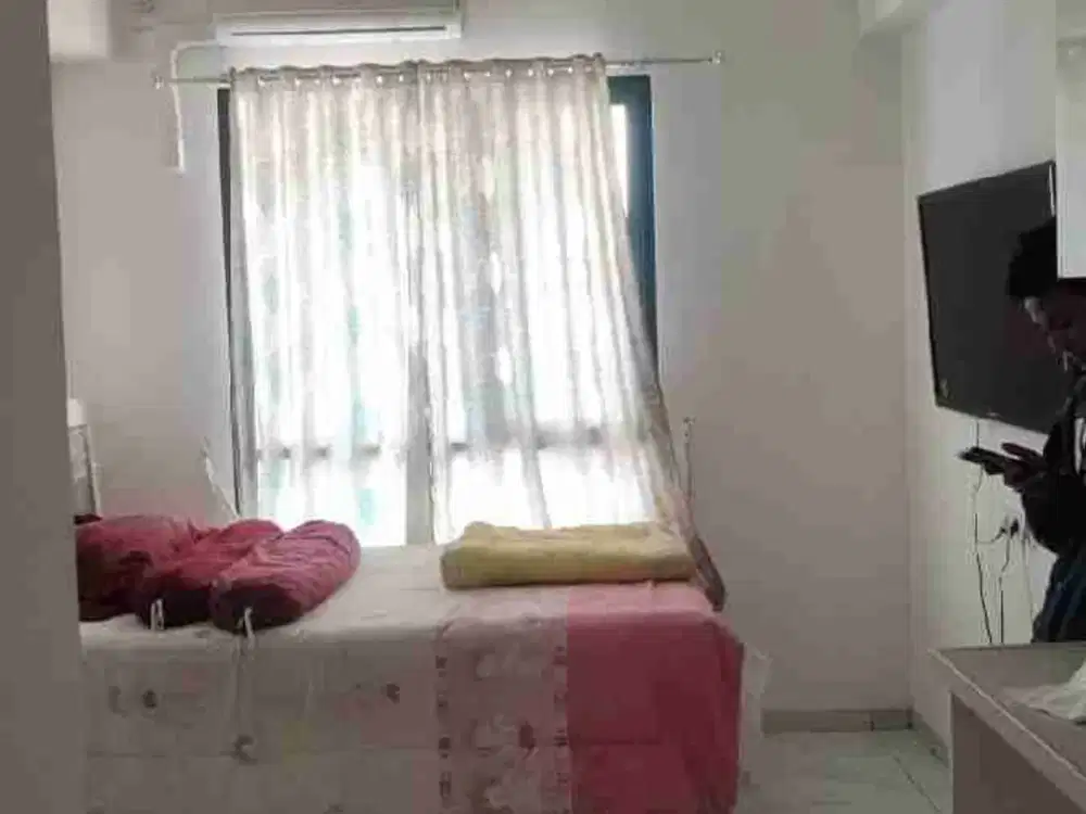 DISEWAKAN PERTAHUN APARTEMEN STUDIO
