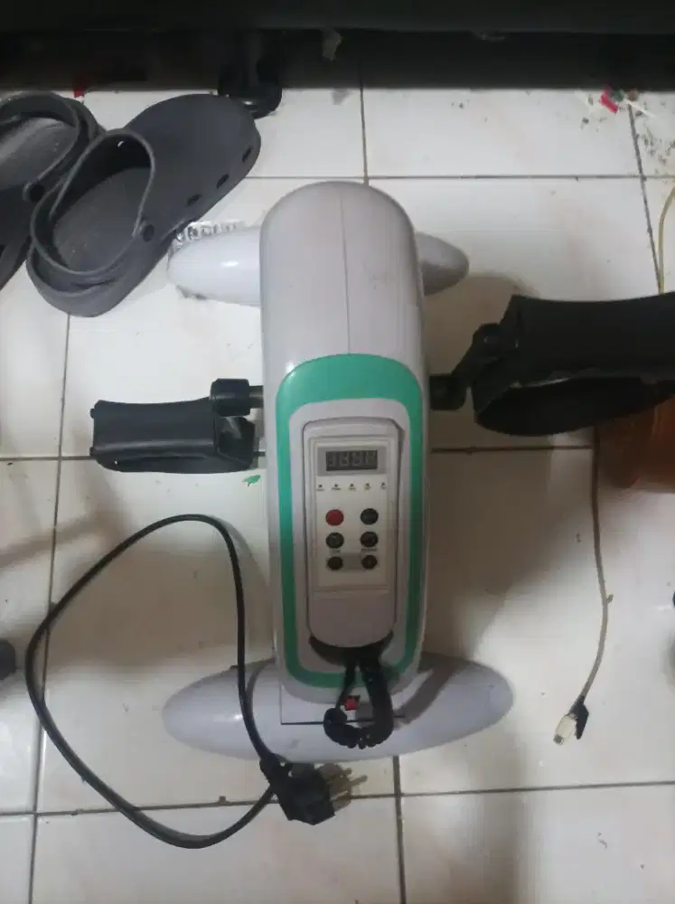 Alat terapi gowes listrik / manual