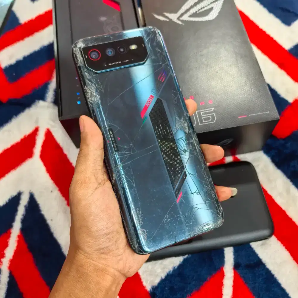 Asus Rog Phone 6 Ram 8/256 GB kondisi cak itu